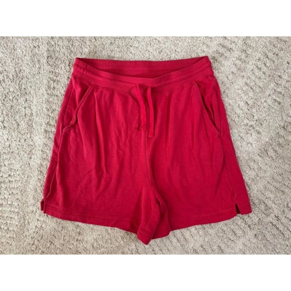 Old Navy women’s 5” sweat shorts w/ pockets